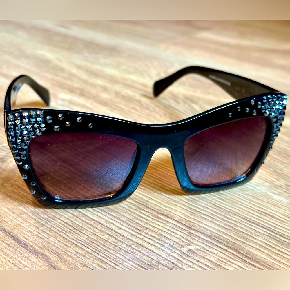 Vintage Jimmy Crystal New York Black Cat Eye Sunglasses - EUC - So Glamorous!